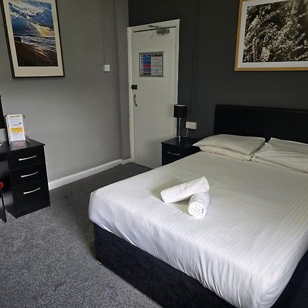 Peek-A-Booze - Budget Hotel - Adults Only Blackpool Eksteriør bilde
