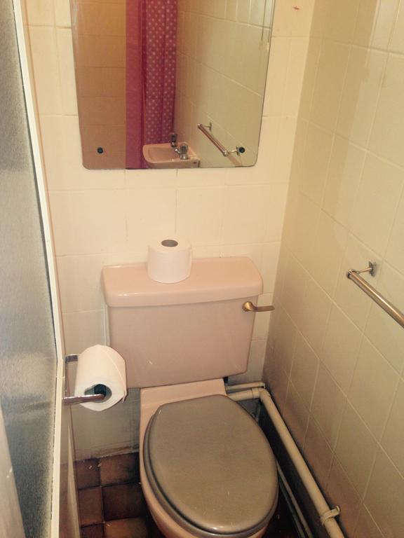 Peek-A-Booze - Budget Hotel - Adults Only Blackpool Rom bilde