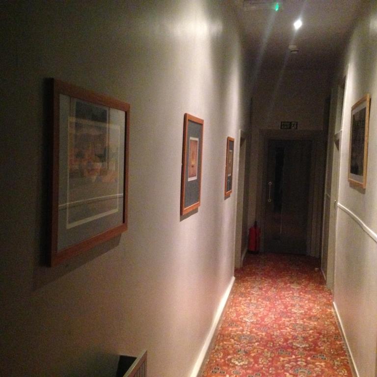 Peek-A-Booze - Budget Hotel - Adults Only Blackpool Rom bilde