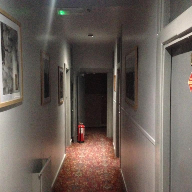 Peek-A-Booze - Budget Hotel - Adults Only Blackpool Eksteriør bilde