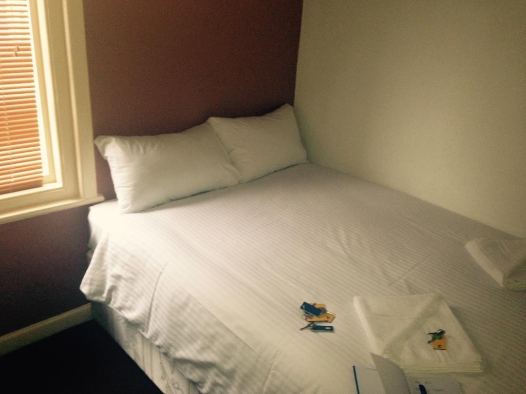 Peek-A-Booze - Budget Hotel - Adults Only Blackpool Eksteriør bilde